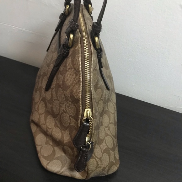 ❌SOLD❌Coach Signature Satchel Handbag - Picture 2 of 5